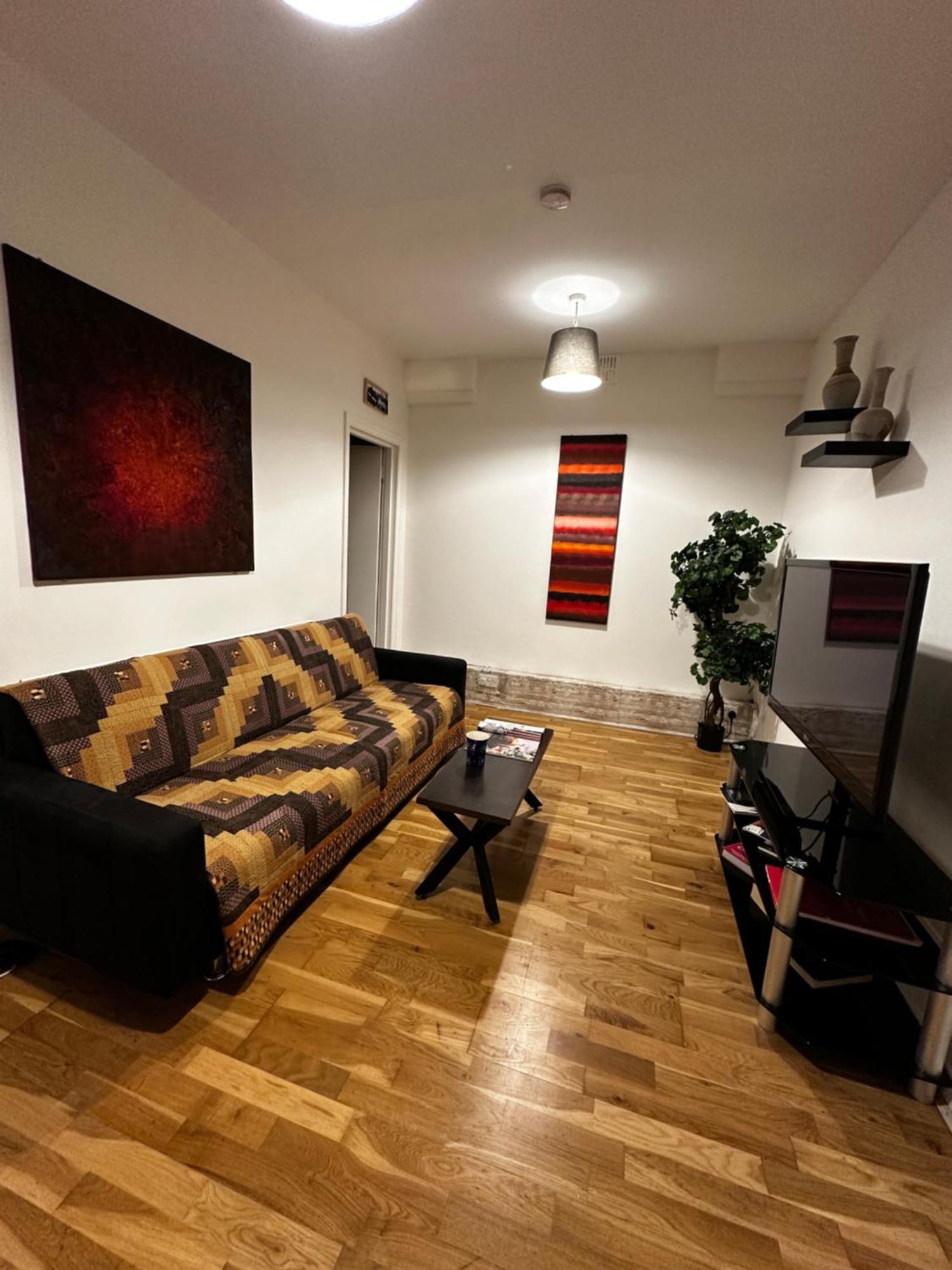 Charming 1-Bedroom Apartment Southfields, Londra Dış mekan fotoğraf