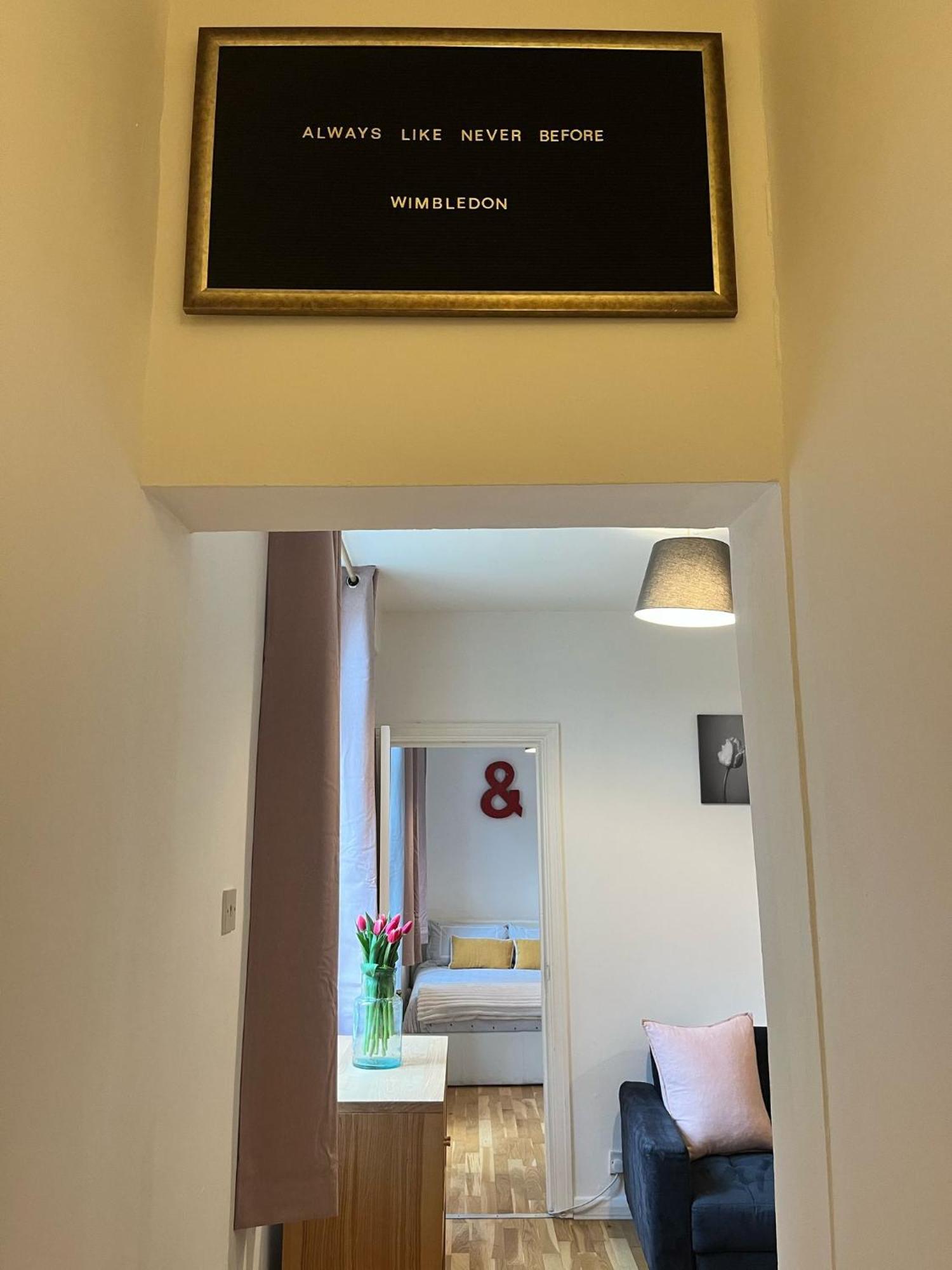 Charming 1-Bedroom Apartment Southfields, Londra Dış mekan fotoğraf